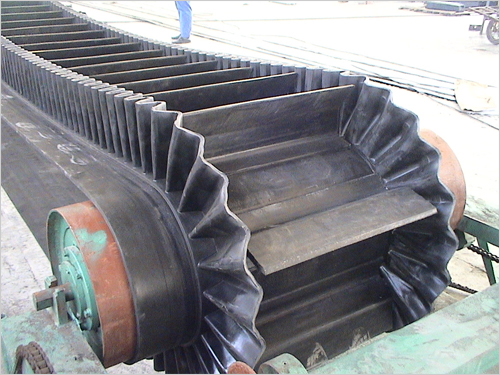 The waveform of large dip Angle guard conveyor belt