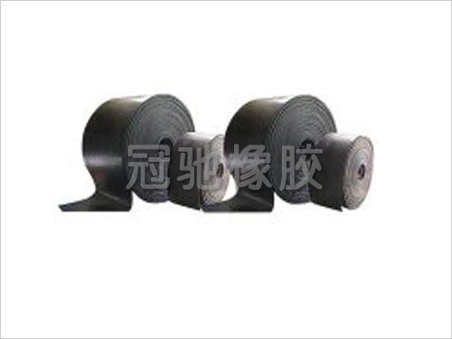 Oil resistant conveyor belt